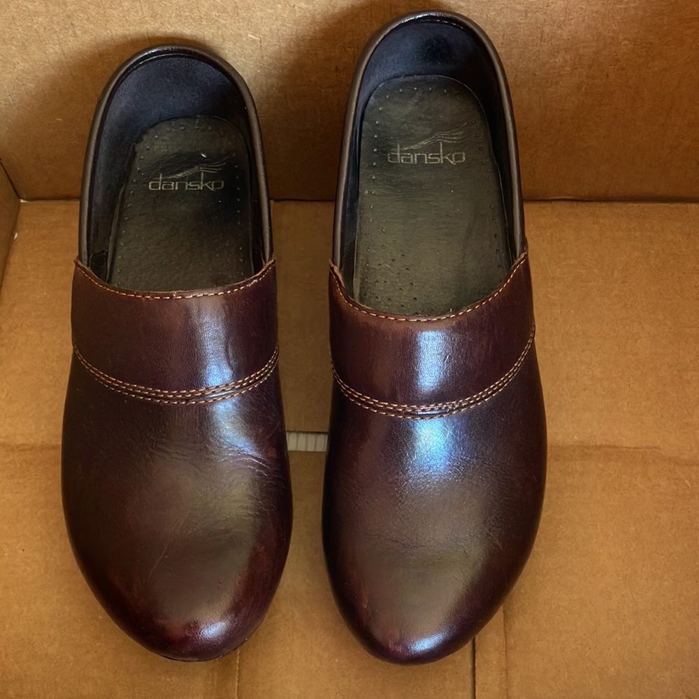 DANSKO Prima chunky heel clogs (size 38/ 7.5-8 US)